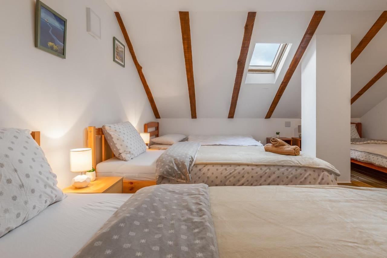 Sokol - Secret Forest House Gracac  ภายนอก รูปภาพ