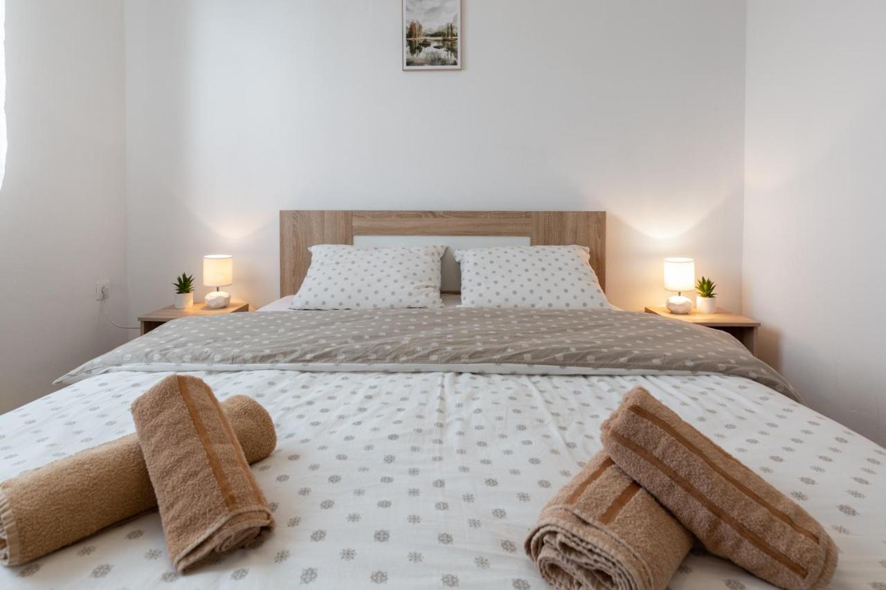 Sokol - Secret Forest House Gracac  ภายนอก รูปภาพ