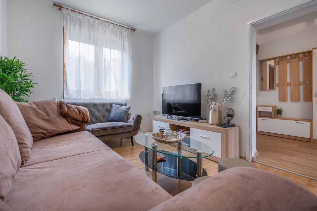 Sokol - Secret Forest House Gracac  ภายนอก รูปภาพ