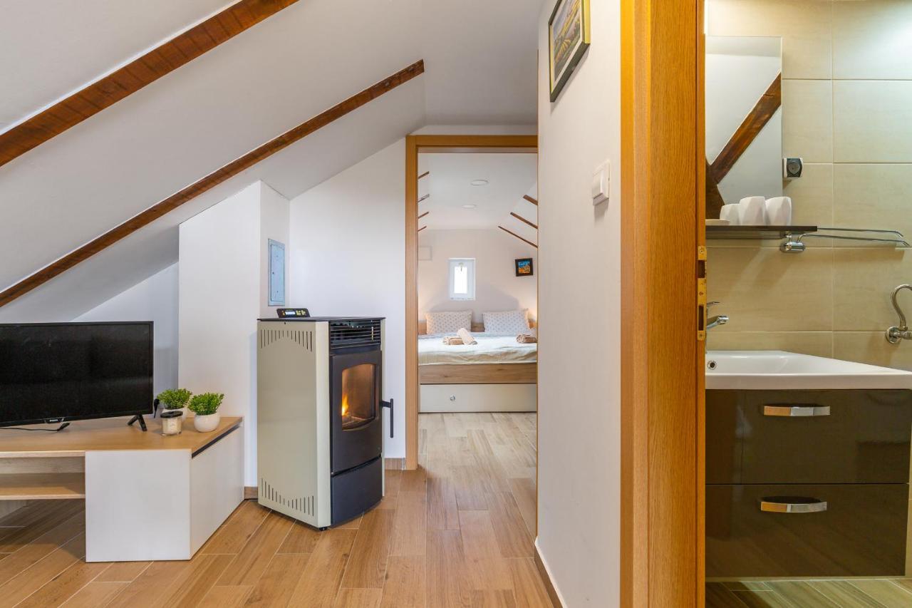 Sokol - Secret Forest House Gracac  ภายนอก รูปภาพ
