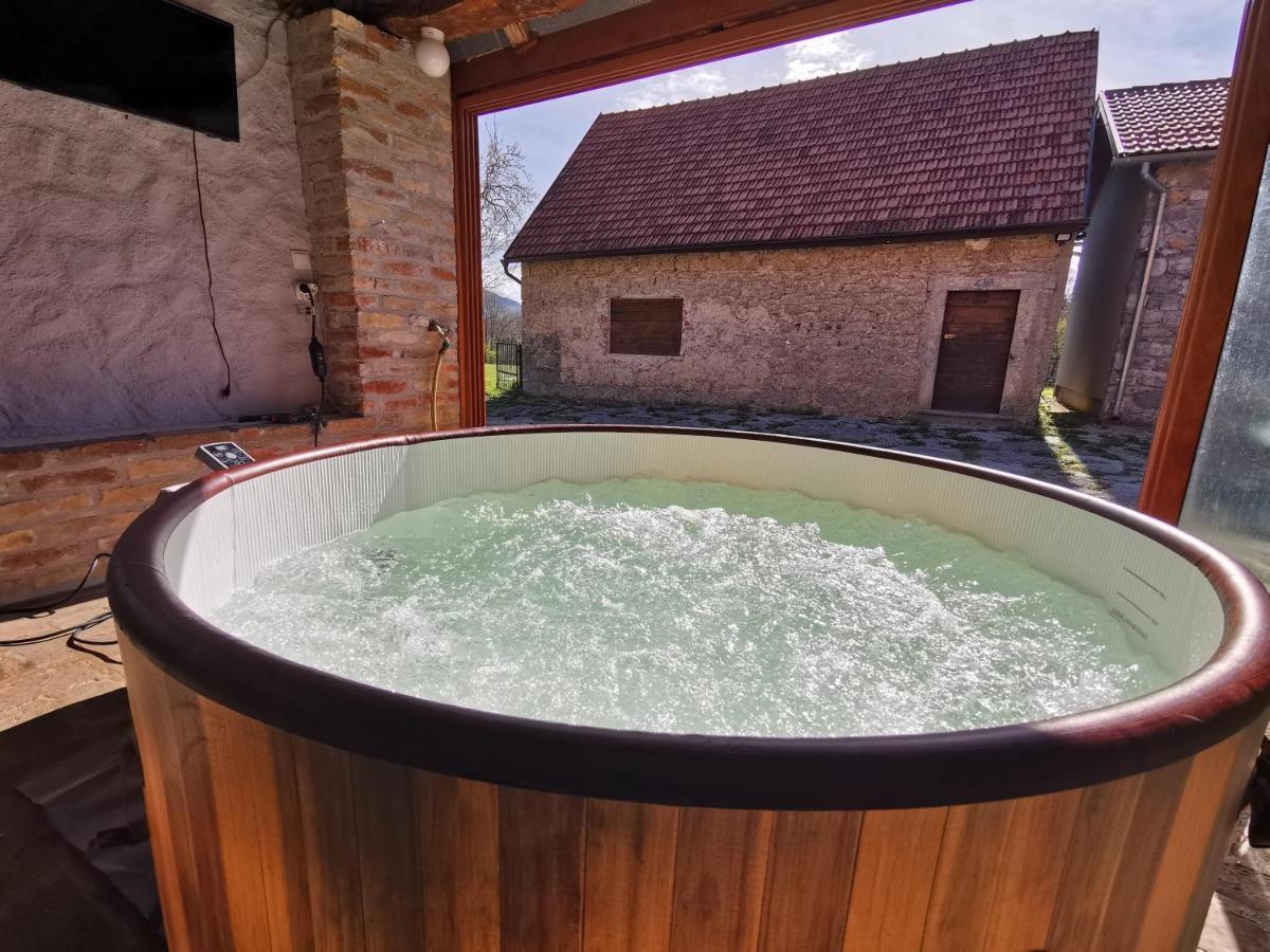 Sokol - Secret Forest House Gracac  ภายนอก รูปภาพ