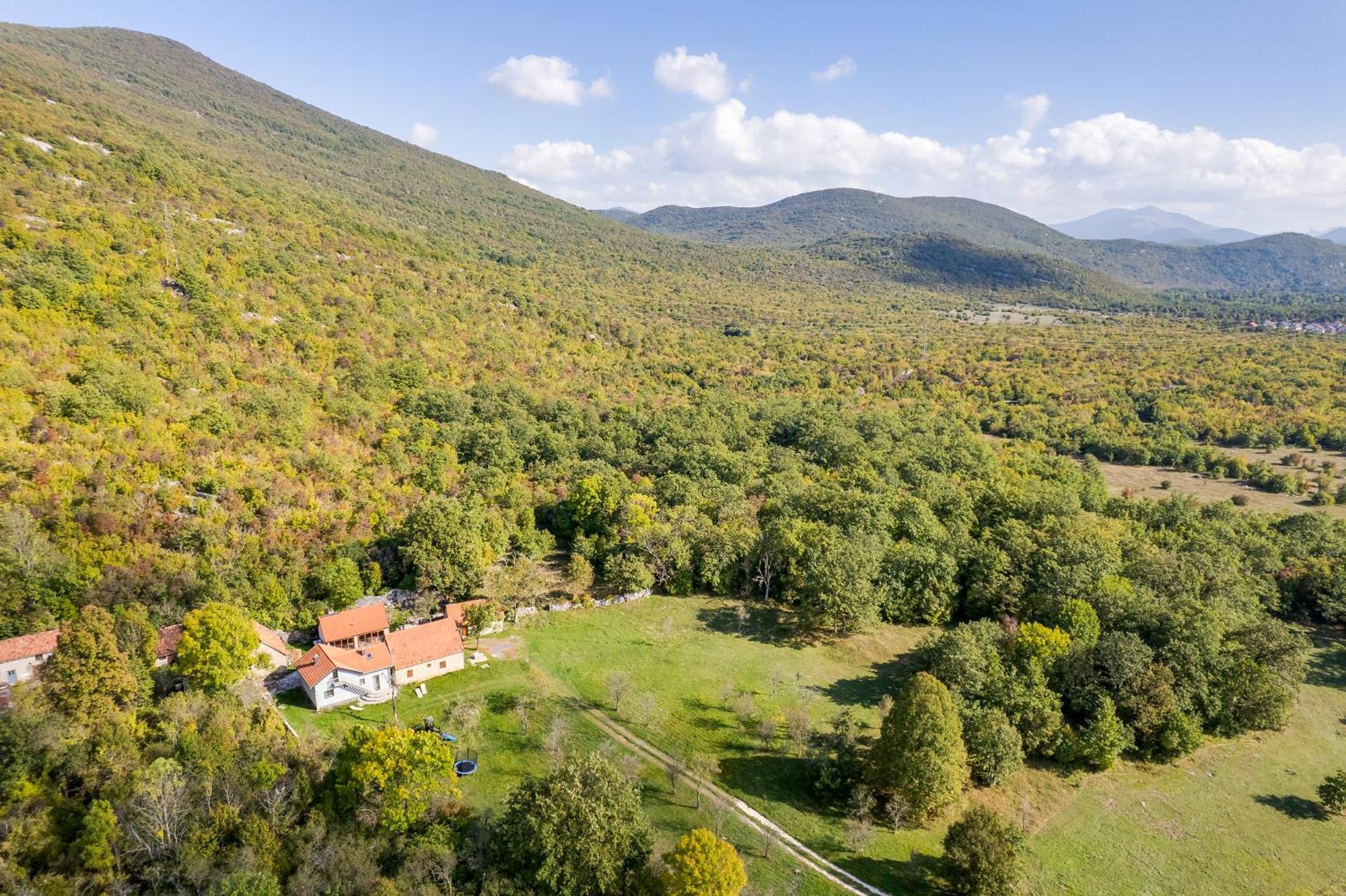 Sokol - Secret Forest House Gracac  ภายนอก รูปภาพ